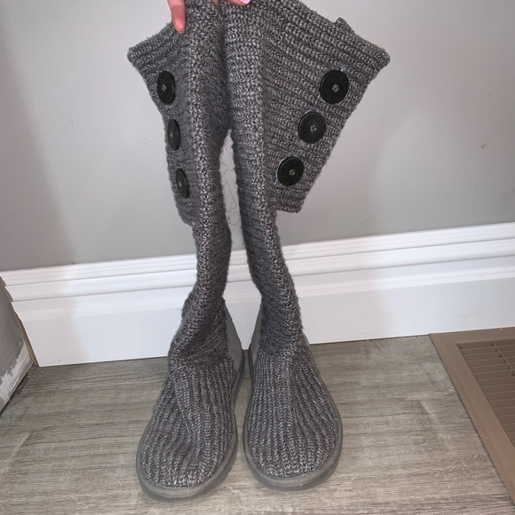 UGG Boots - Picture 4 of 7